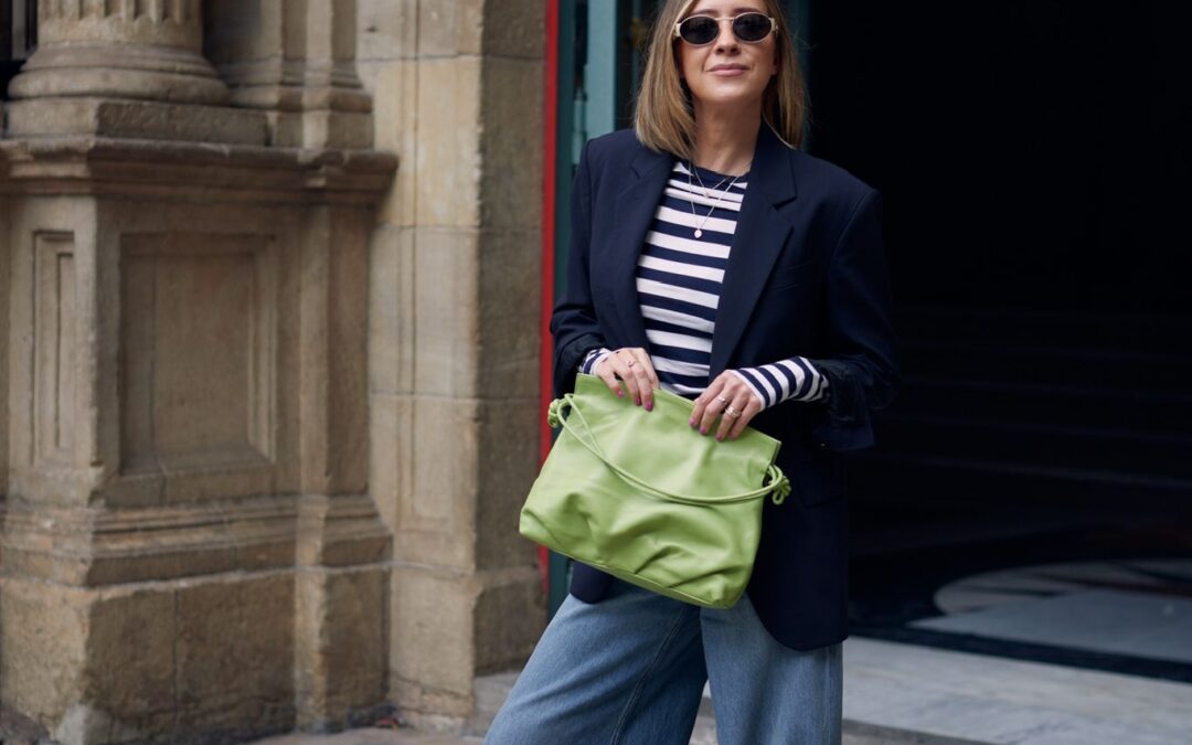 CÓMO COMBINAR UN BOLSO VERDE EN OTOÑO